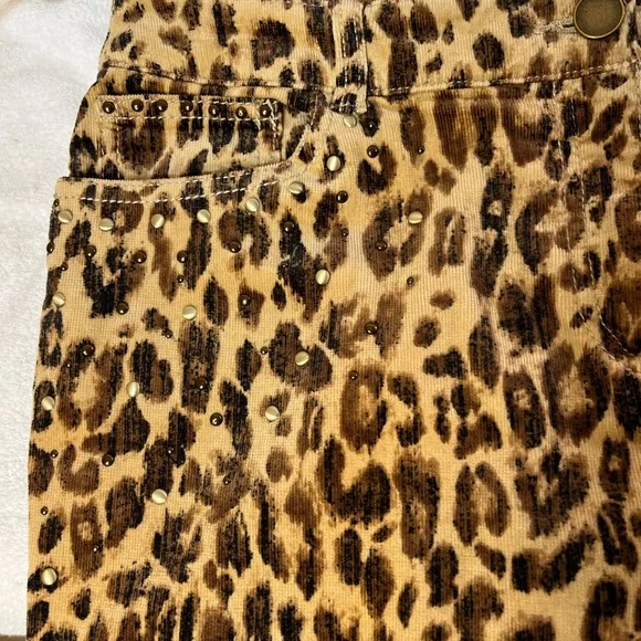 Chicos Size 1 Tall Leopard Print Corduroy Pants with beading on pockets - Picture 3 of 10